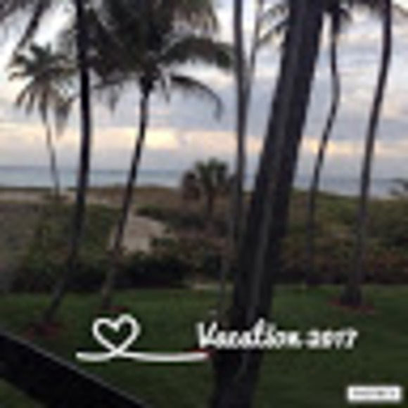 Meet your Posher, Nicole - Picture 1 of 1